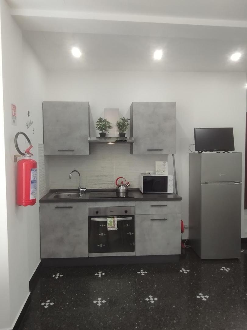 Domus Superba Apartment Genoa Bagian luar foto